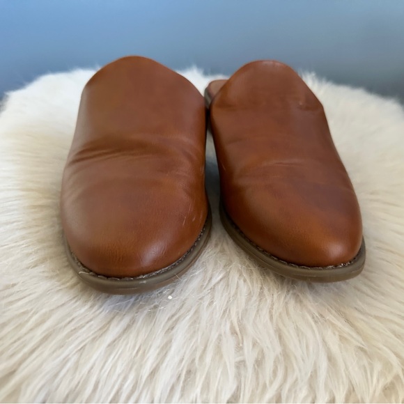 Universal Thread Brown Mule Flats 8.5 - Picture 3 of 7
